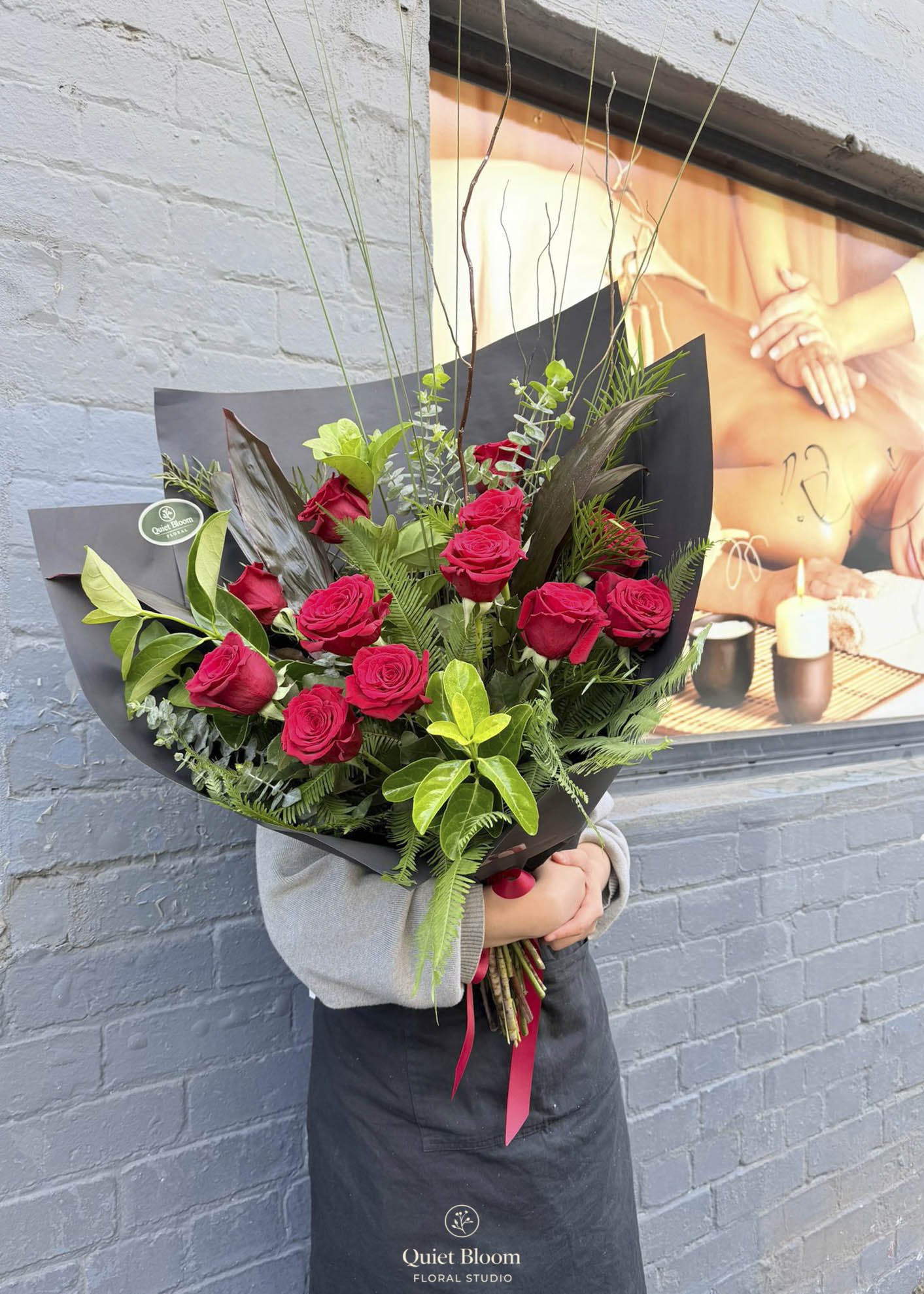 Premium Ecuador Roses – Dozen Bouquet