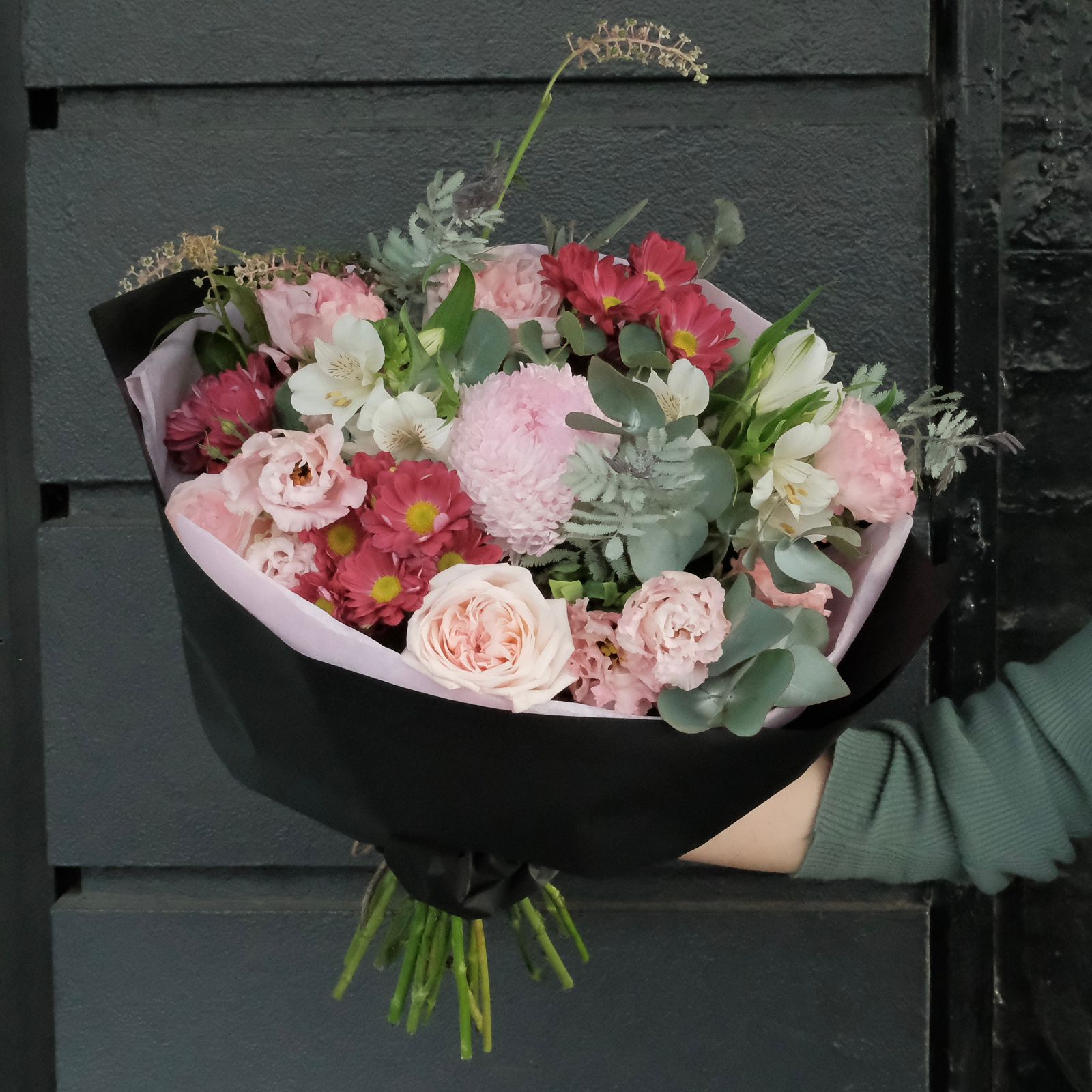 Soft Blush Signature Bouquet – Fresh Flowers Melbourne
