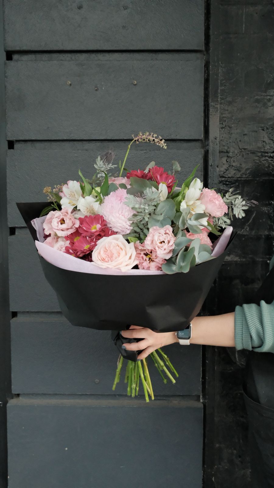 Soft Blush Signature Bouquet – Fresh Flowers Melbourne