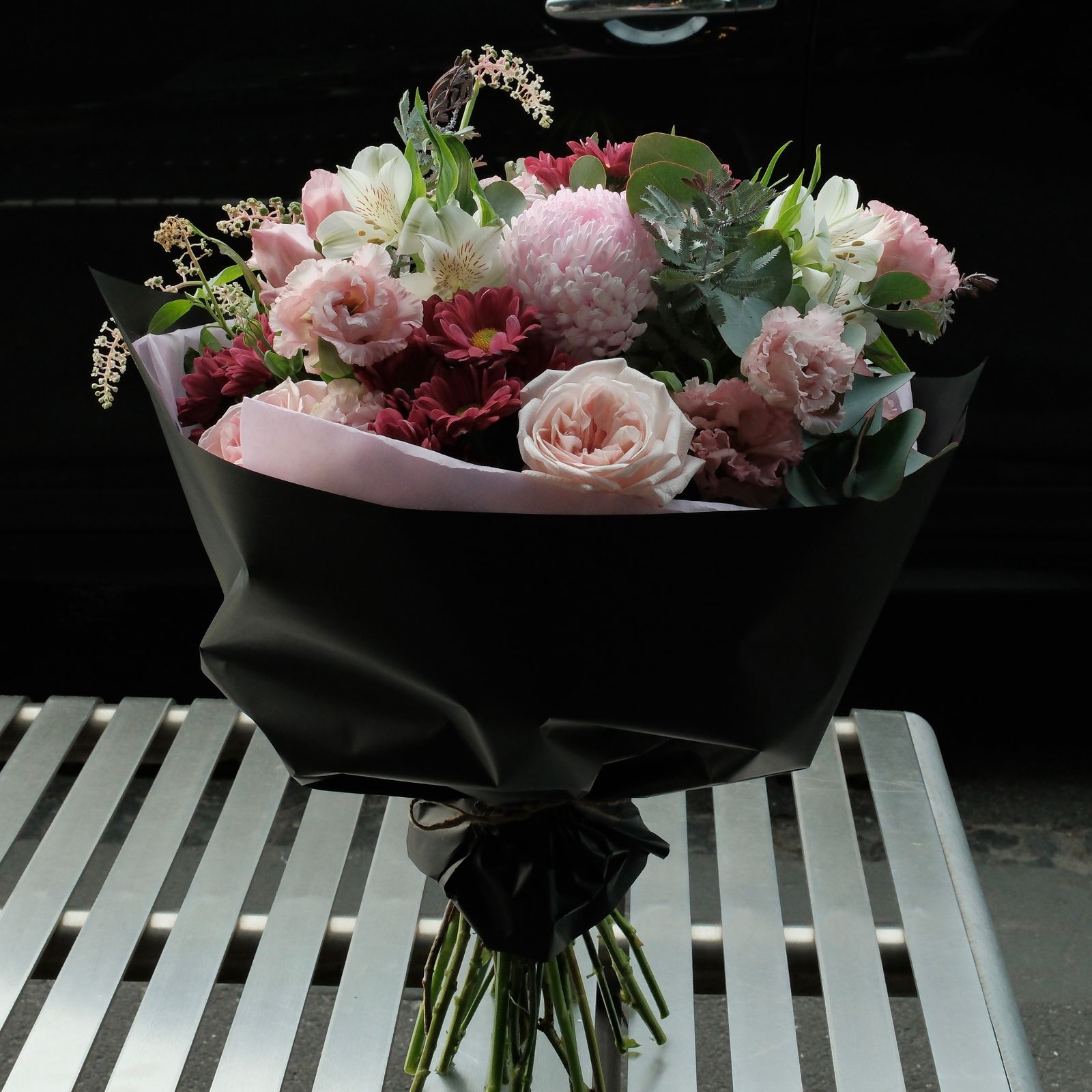 Soft Blush Signature Bouquet – Fresh Flowers Melbourne