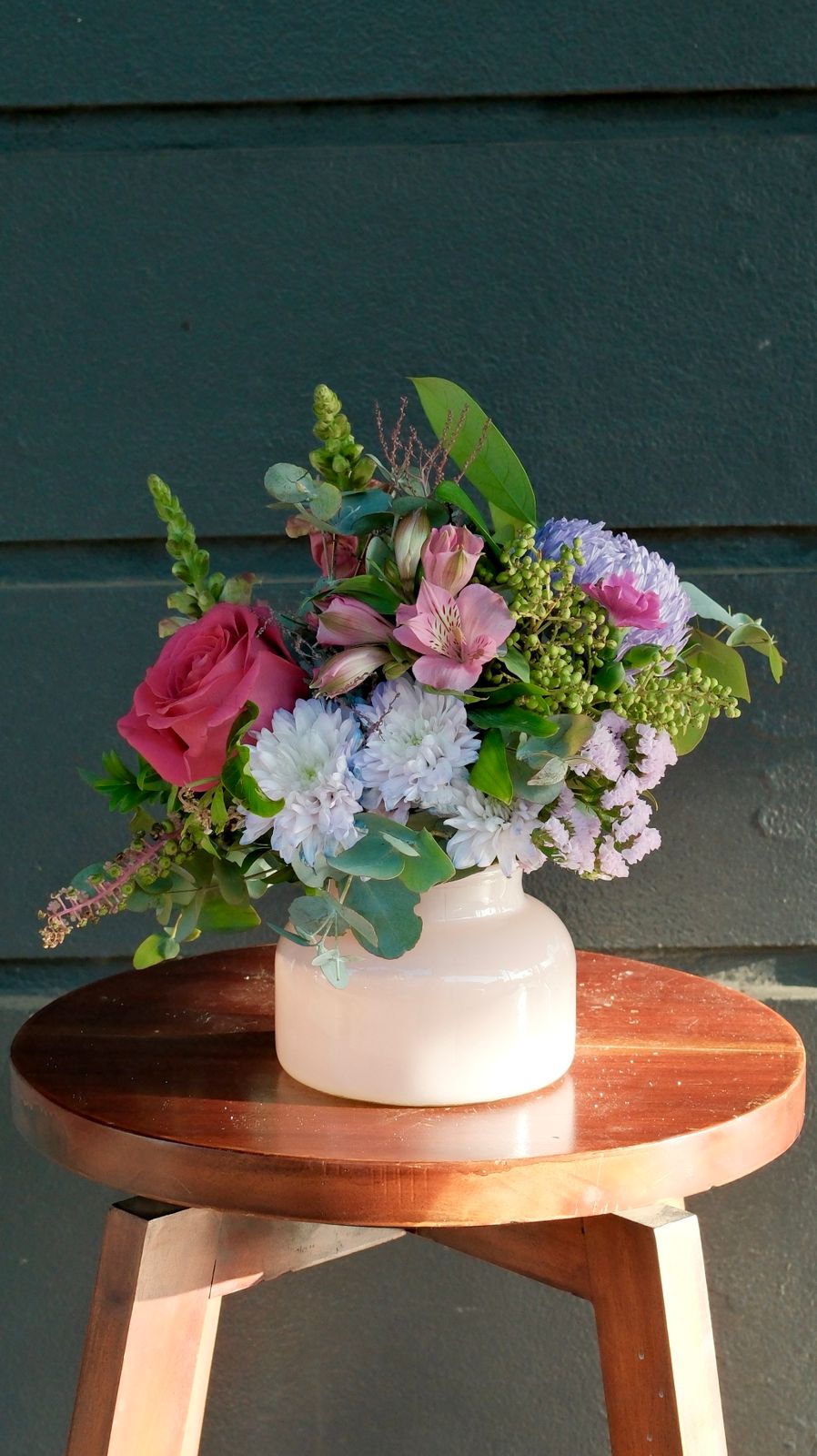 Soft Garden Vase – Fresh Flower Arrangement Melbourne