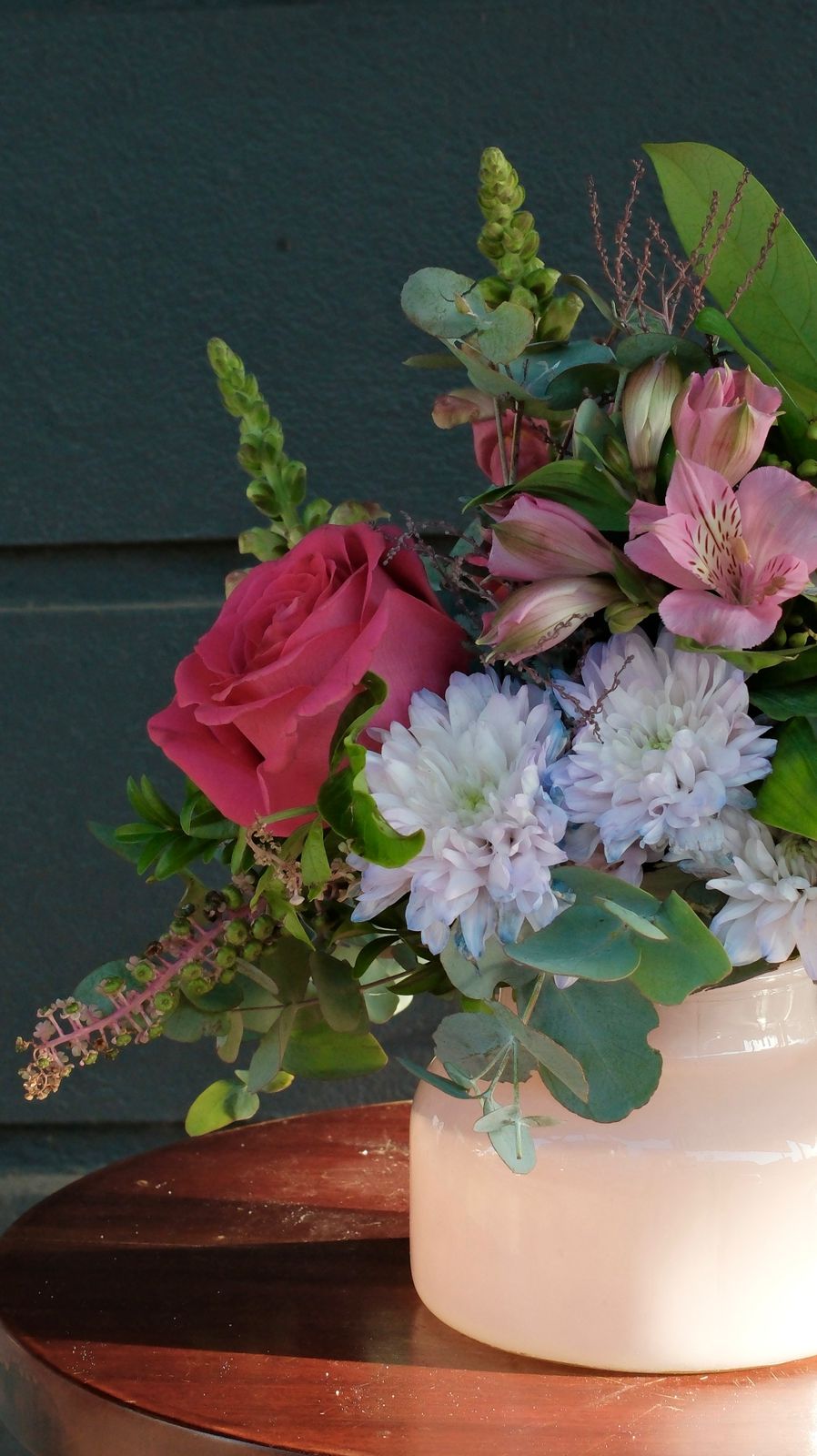 Soft Garden Vase – Fresh Flower Arrangement Melbourne