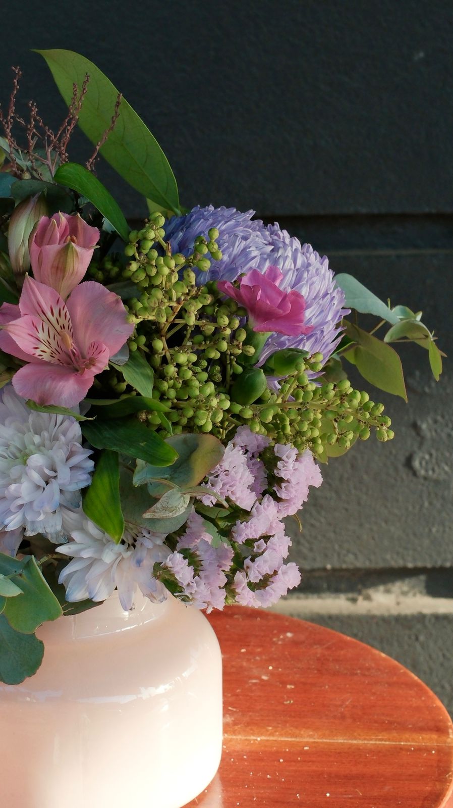 Soft Garden Vase – Fresh Flower Arrangement Melbourne