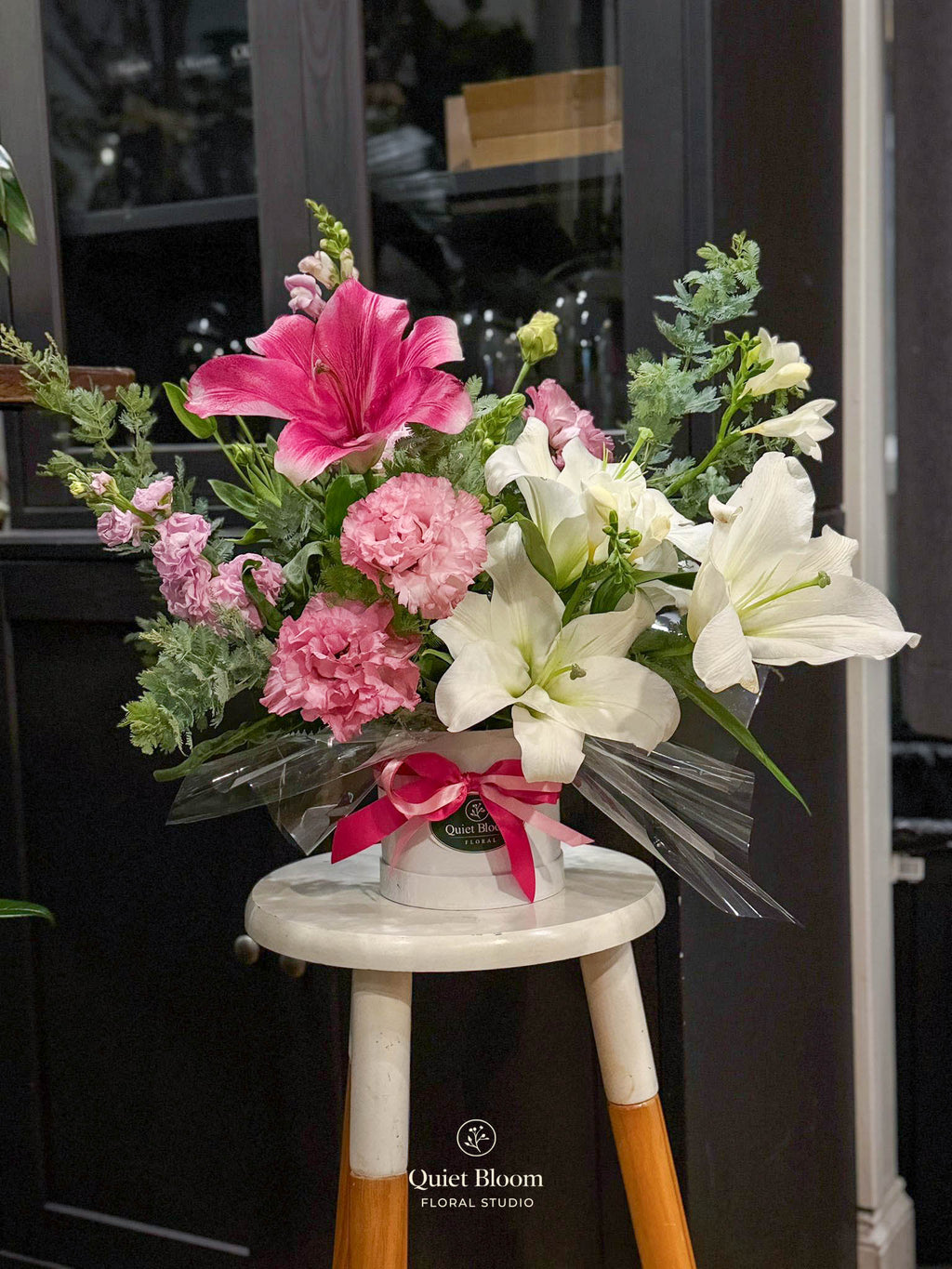 Blush & Lily Flowers Box