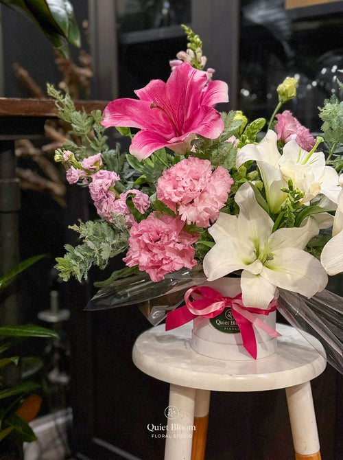 Blush & Lily Flowers Box