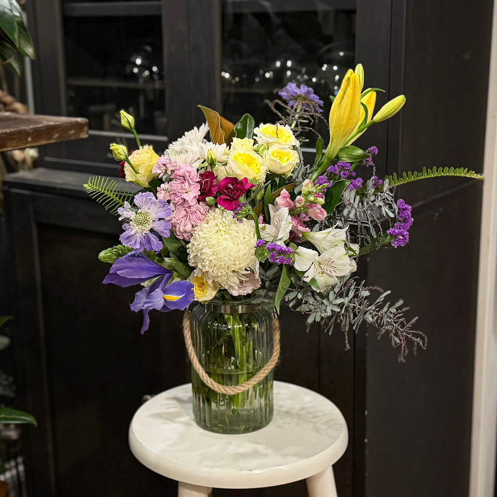 Soft Gathering - vase arrangement