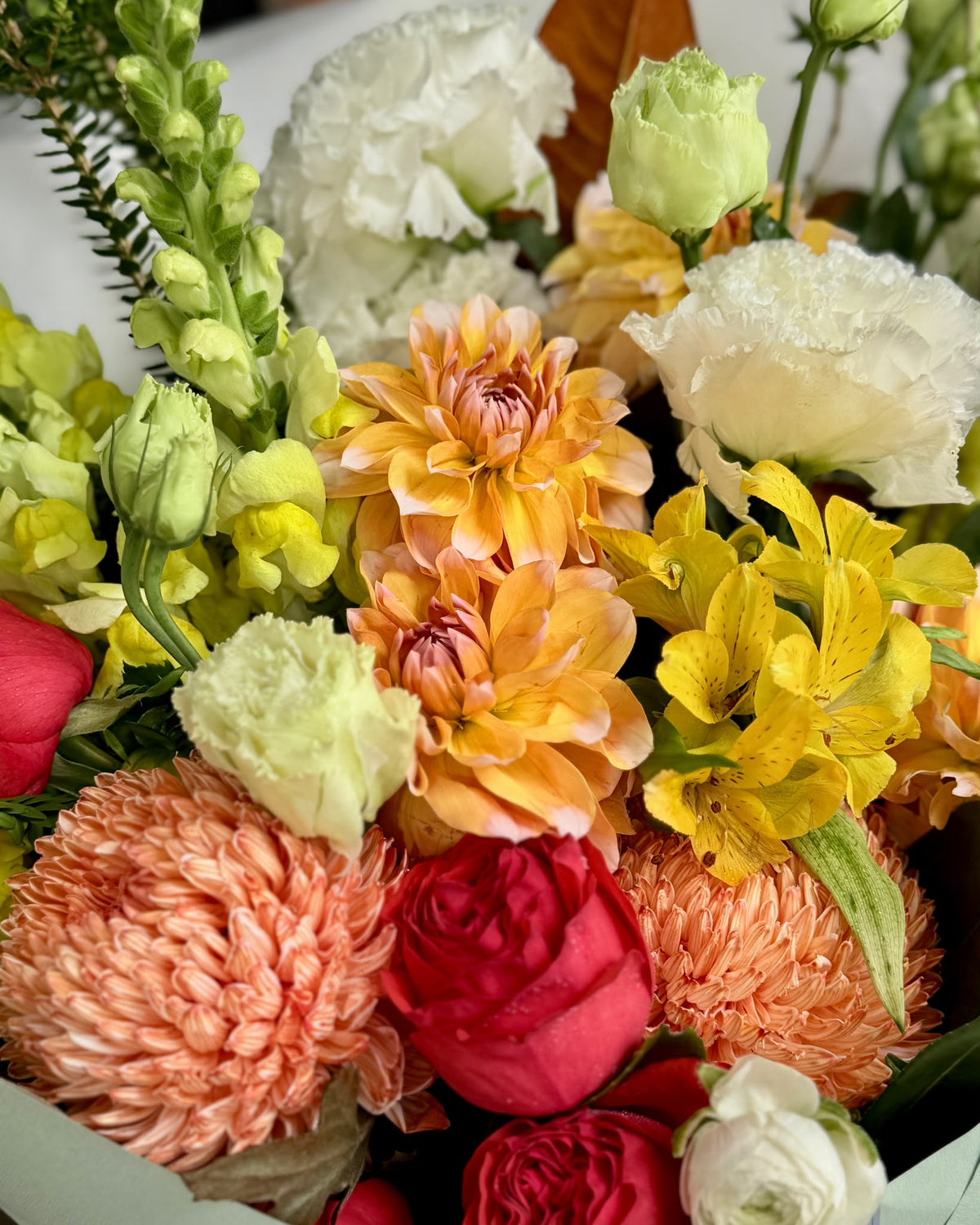 Golden Ember – Luxury Mixed Flower Bouquet