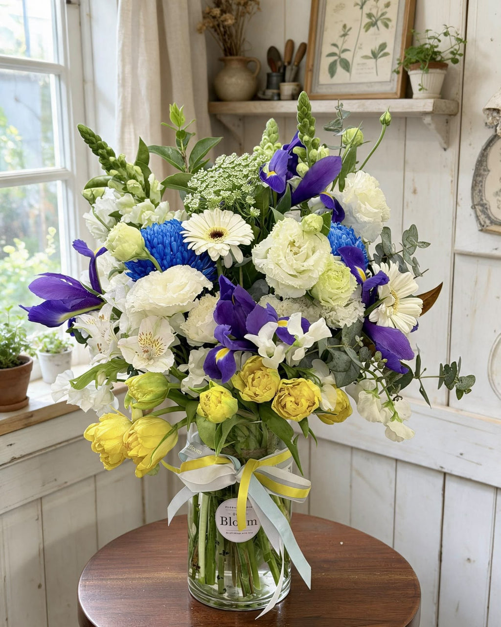 Violet & Gold – Colourful Vase Arrangement