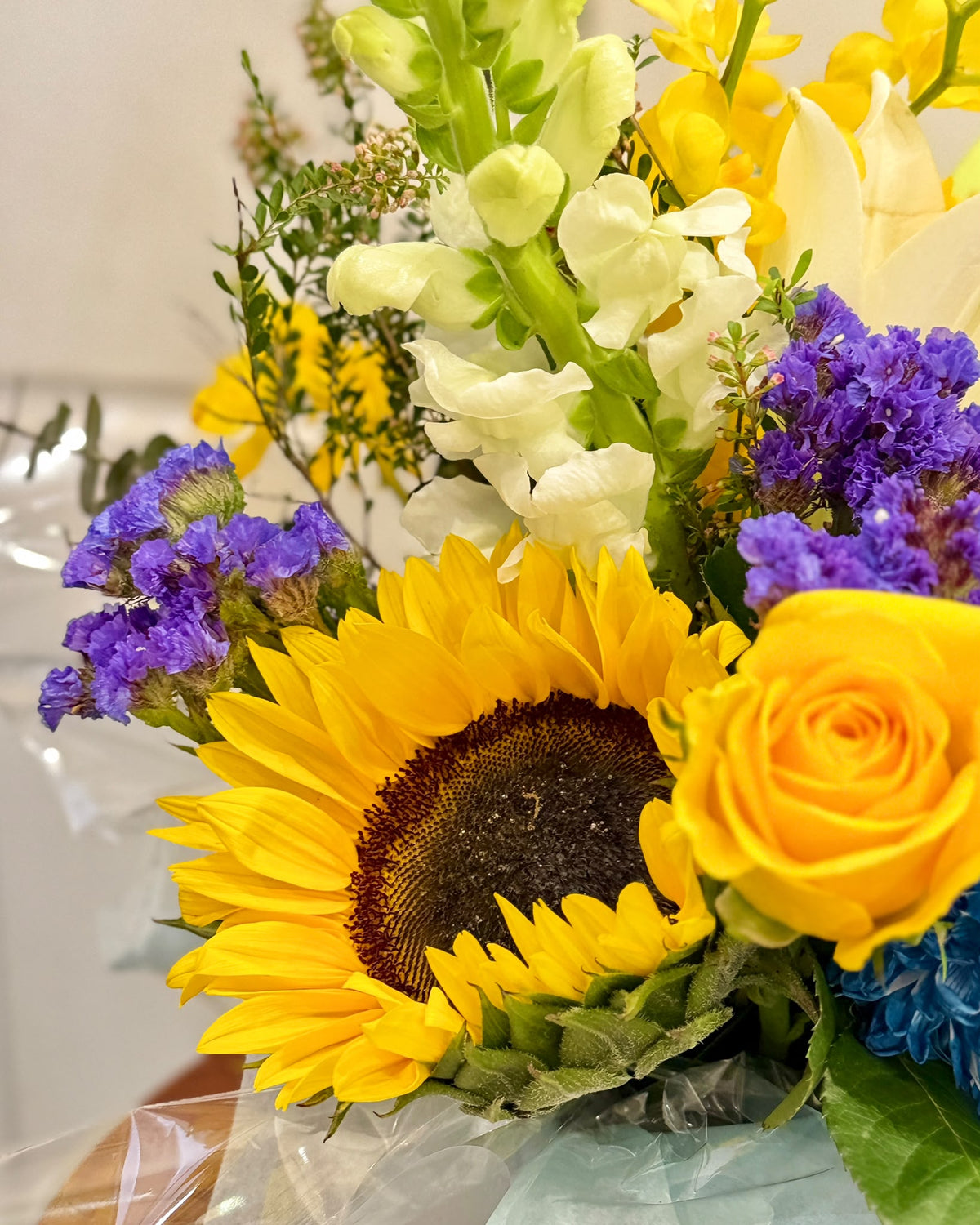 Sunshine & Blue – Yellow & Blue Flower Box
